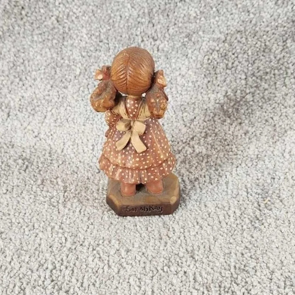 ANRI Bedtime Girl With Doll Sarah Kay Wood Carving Figurine‎ Italy 4 Inch
